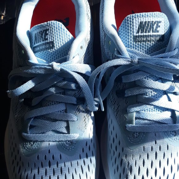 Nike - Picture 2 of 3